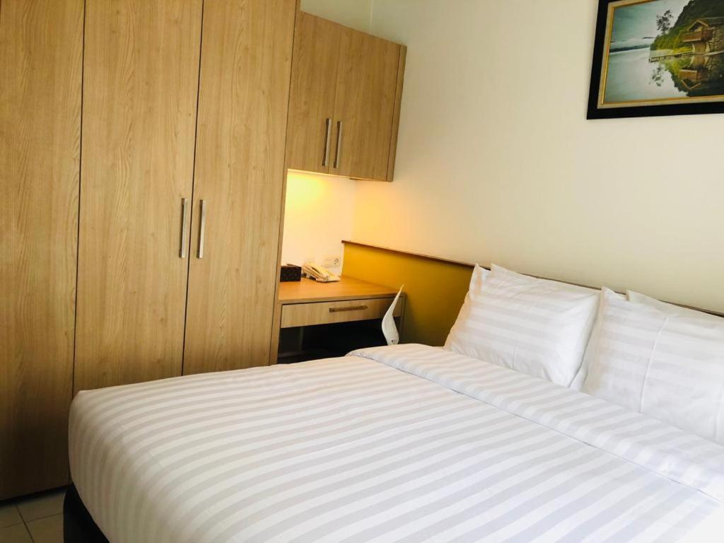 Bening Boutique Hotel Managed By Salak Hospitality Bekasi Zewnętrze zdjęcie
