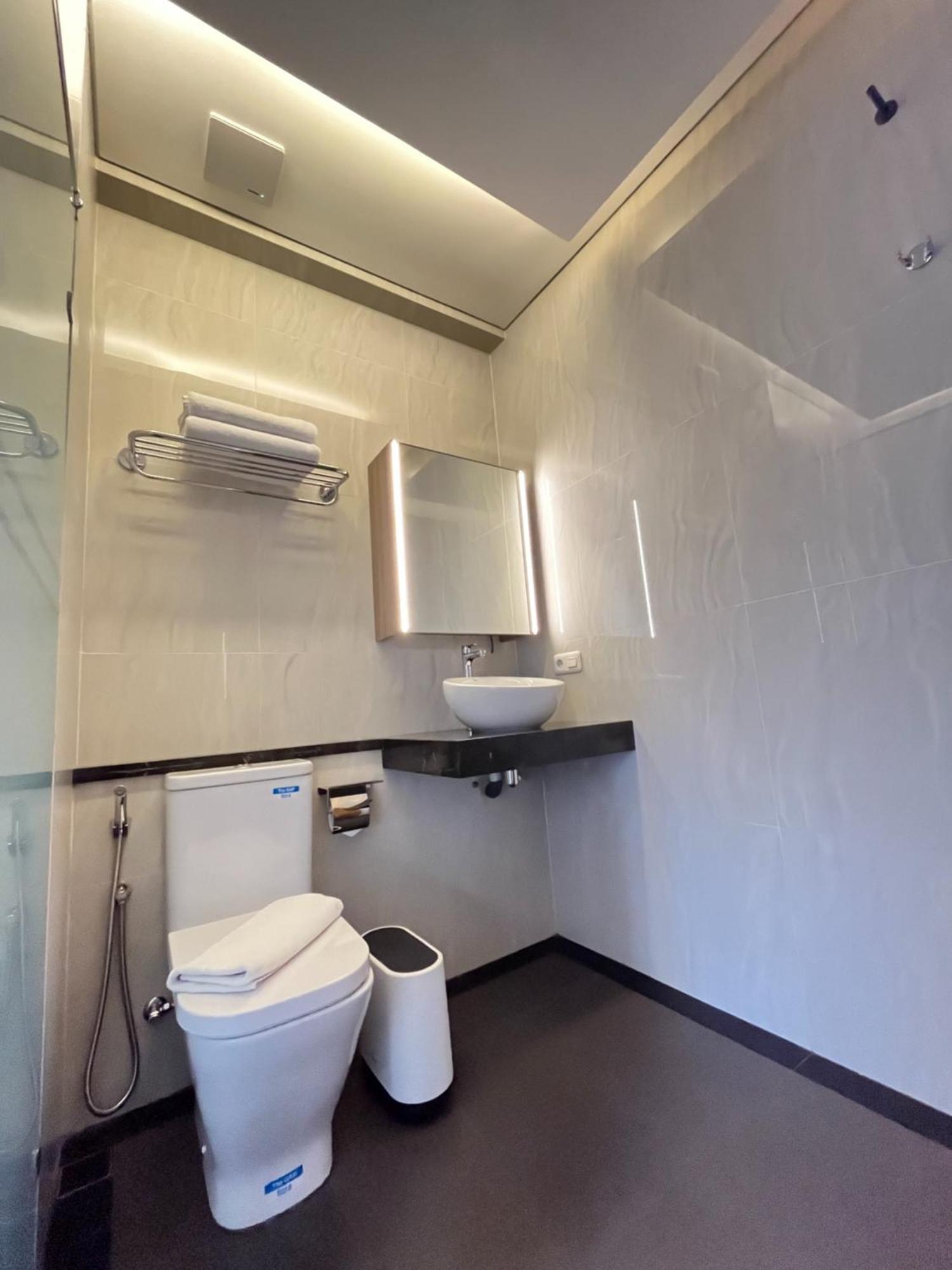 Bening Boutique Hotel Managed By Salak Hospitality Bekasi Zewnętrze zdjęcie